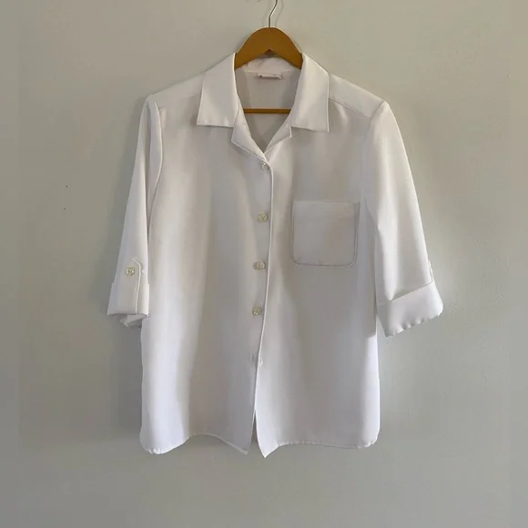 SOLD ELSEWHERE - Vintage white button-up blouse by Alia - Picture 1 of 6
